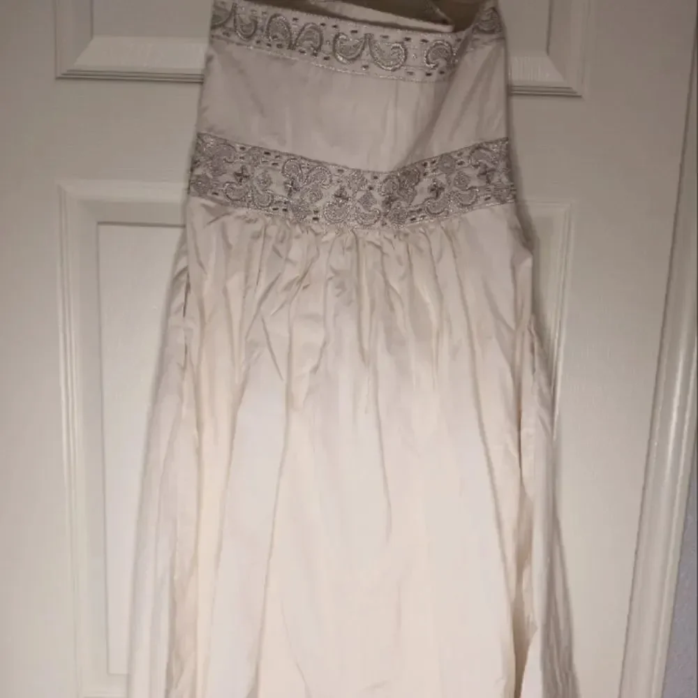BananaRepublic10PCreamEmbroidered RuffleWaist StraplessPocketsLined Women'sDress